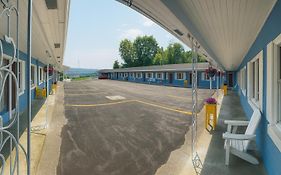 Stiles Motel Hill View